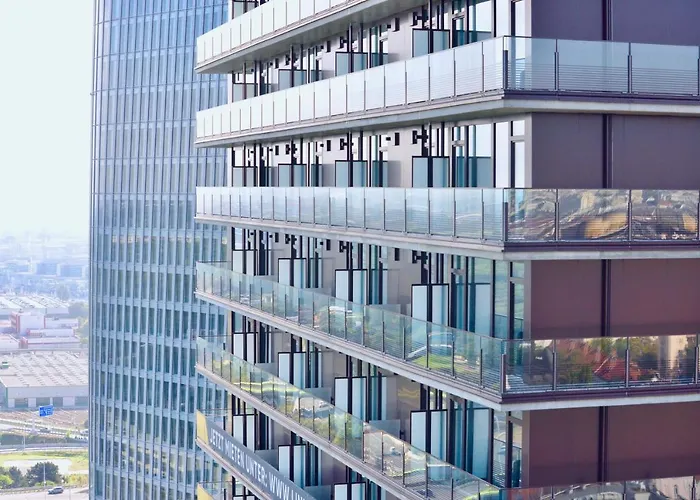 Brand-New, Close To Centre, Rooftop-Summer-Pool
