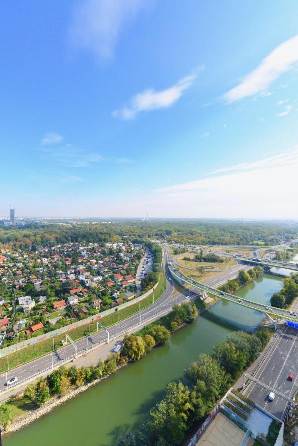 Appartamento Brand-new, Close To Centre, Rooftop-summer-pool *